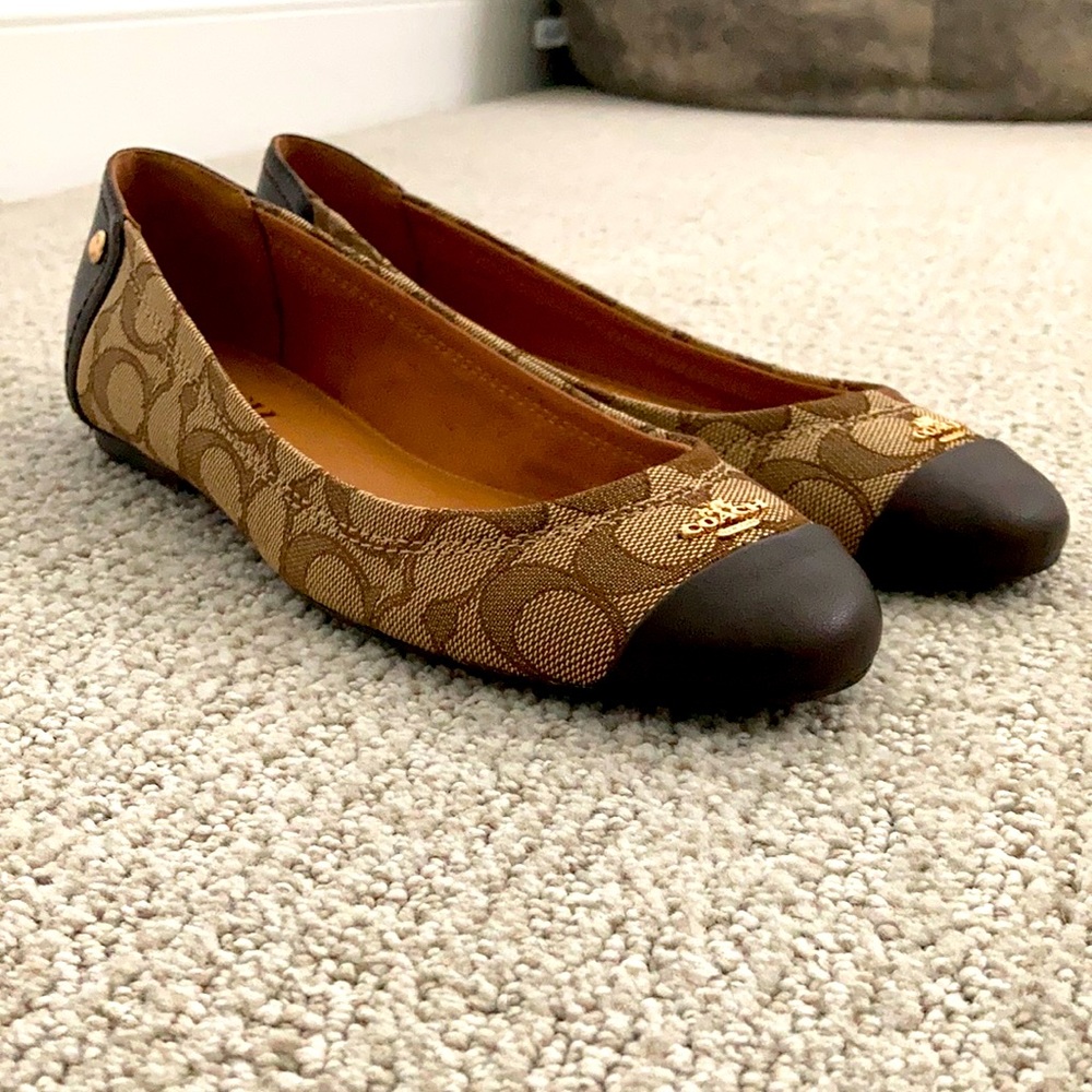 Coach Chelsea flats